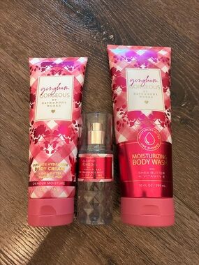 New Gingham Gorgeous Set Bath & Body Works-Body Cream, Body Wash, Fragrance Mist